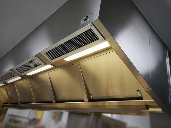 Maintenance hotte aspirante cuisine professionnelle Passy-sur-Seine